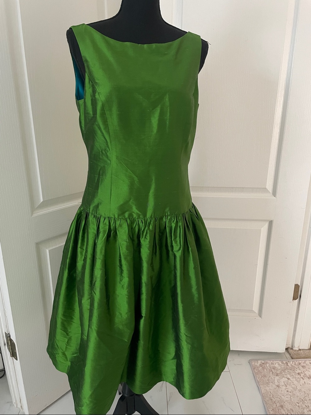 Eliza J New York cocktail dress 10 vintage Silk Taffeta vibrant green  50s 60s